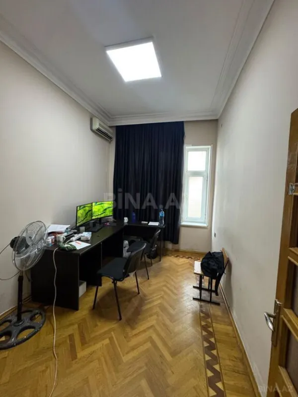 Kirayə verilir 8 otaqlı həyət evi 500 m²