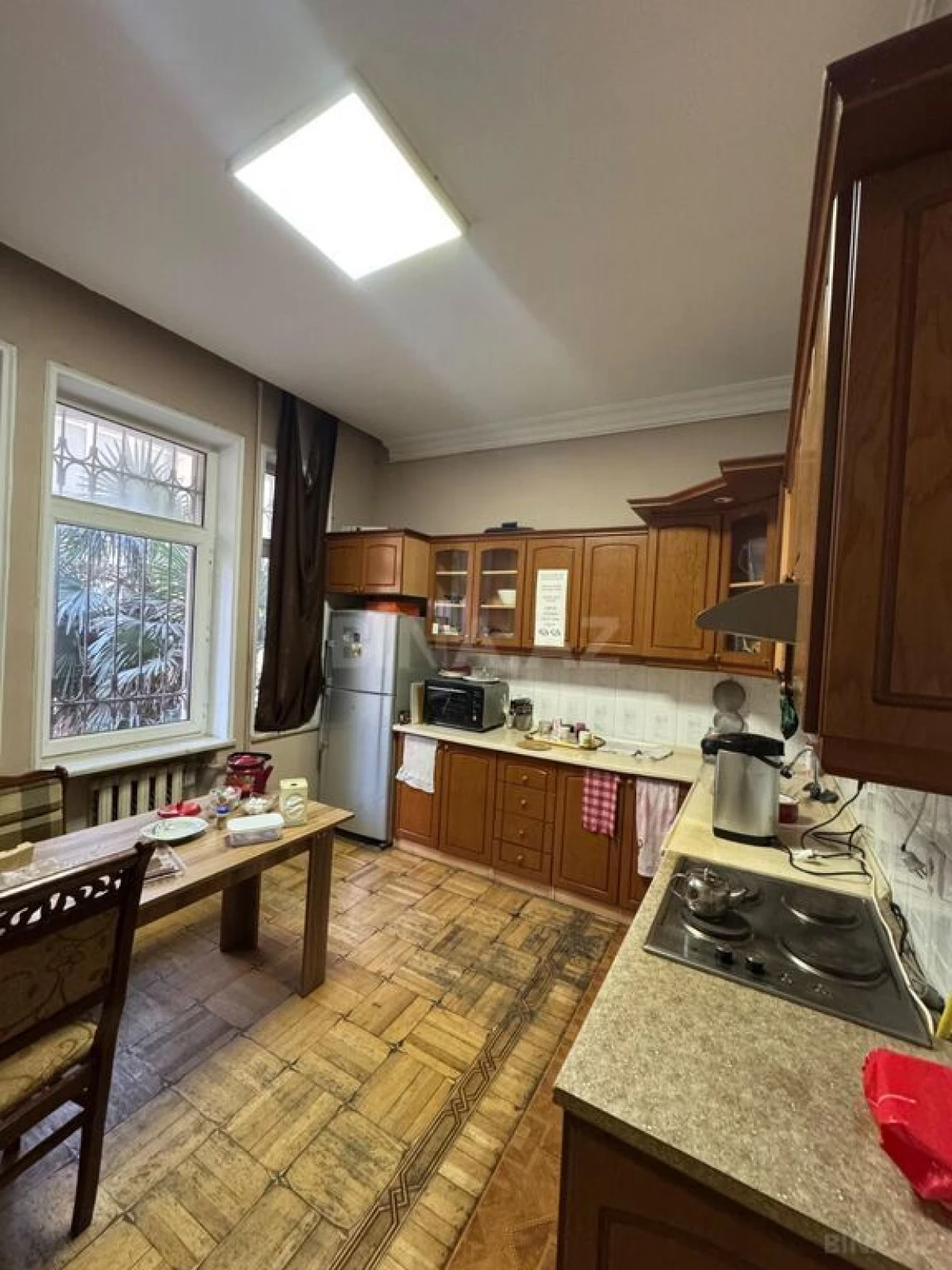 Kirayə verilir 8 otaqlı həyət evi 500 m²