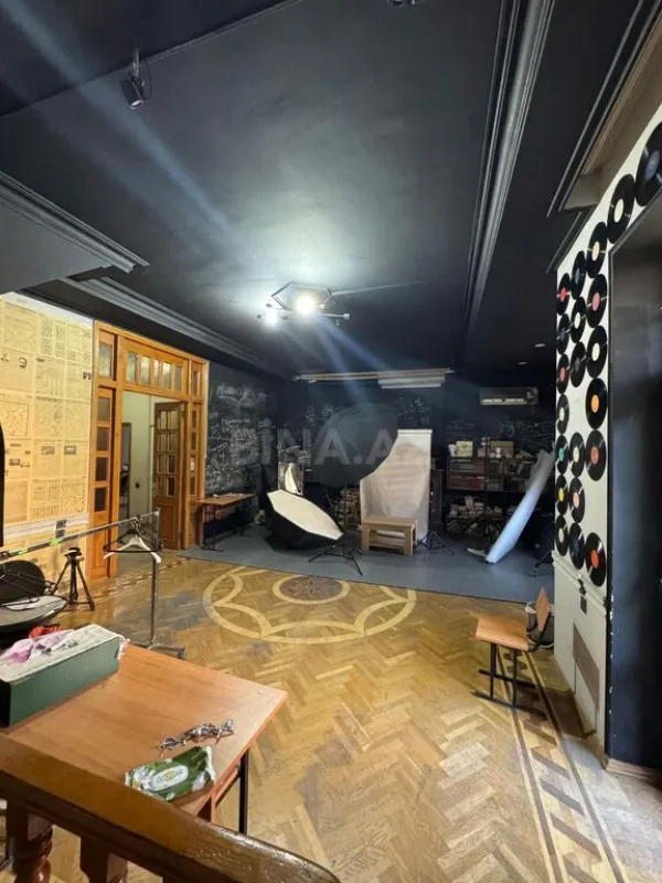 Kirayə verilir 8 otaqlı həyət evi 500 m²