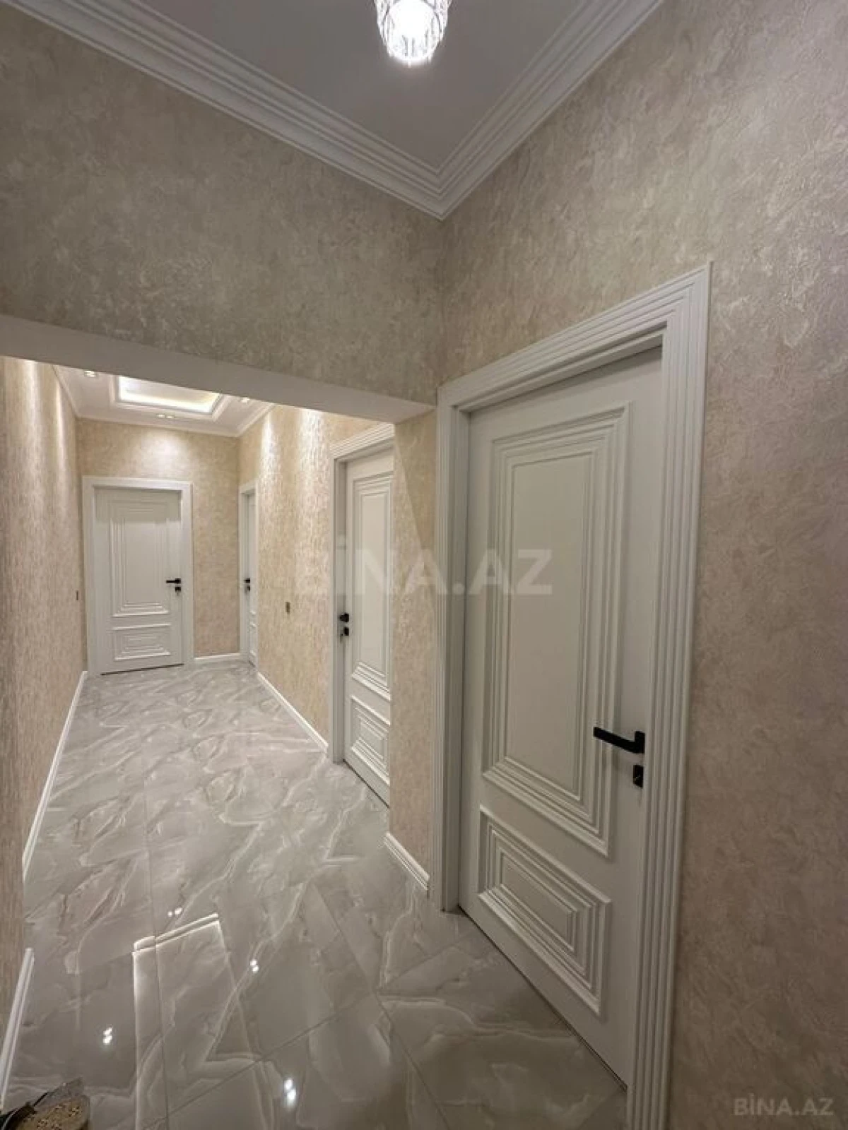 Satılır 3 otaqlı mənzil 105 m²
