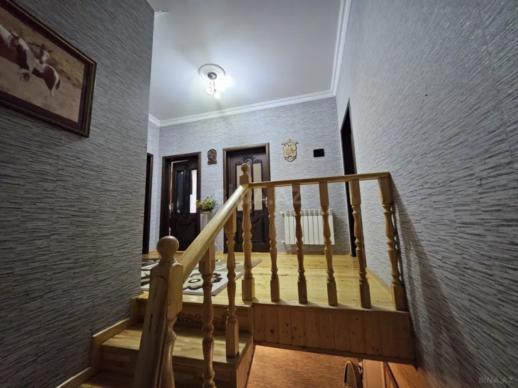 Satılır 6 otaqlı həyət evi 174 m²