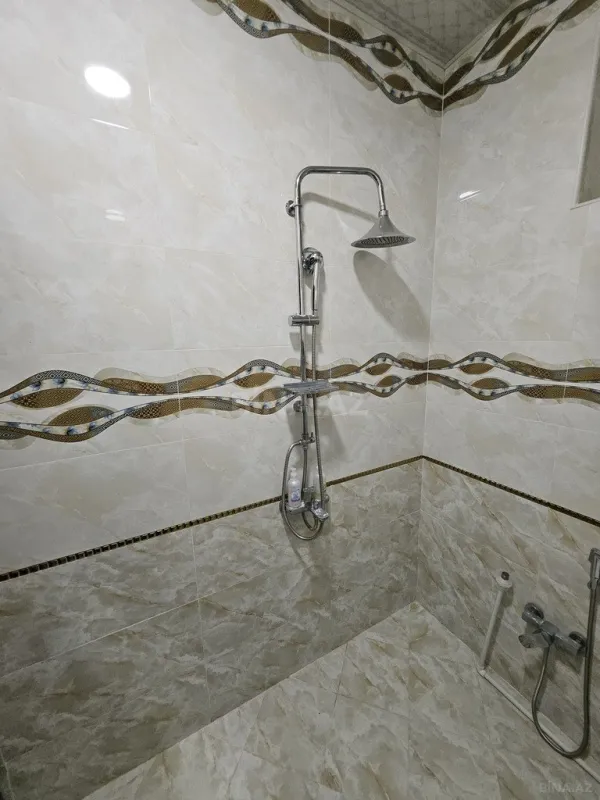 Satılır 6 otaqlı həyət evi 174 m²