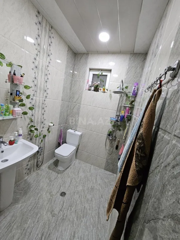 Satılır 6 otaqlı həyət evi 174 m²