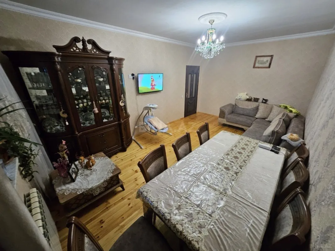 Satılır 6 otaqlı həyət evi 174 m²