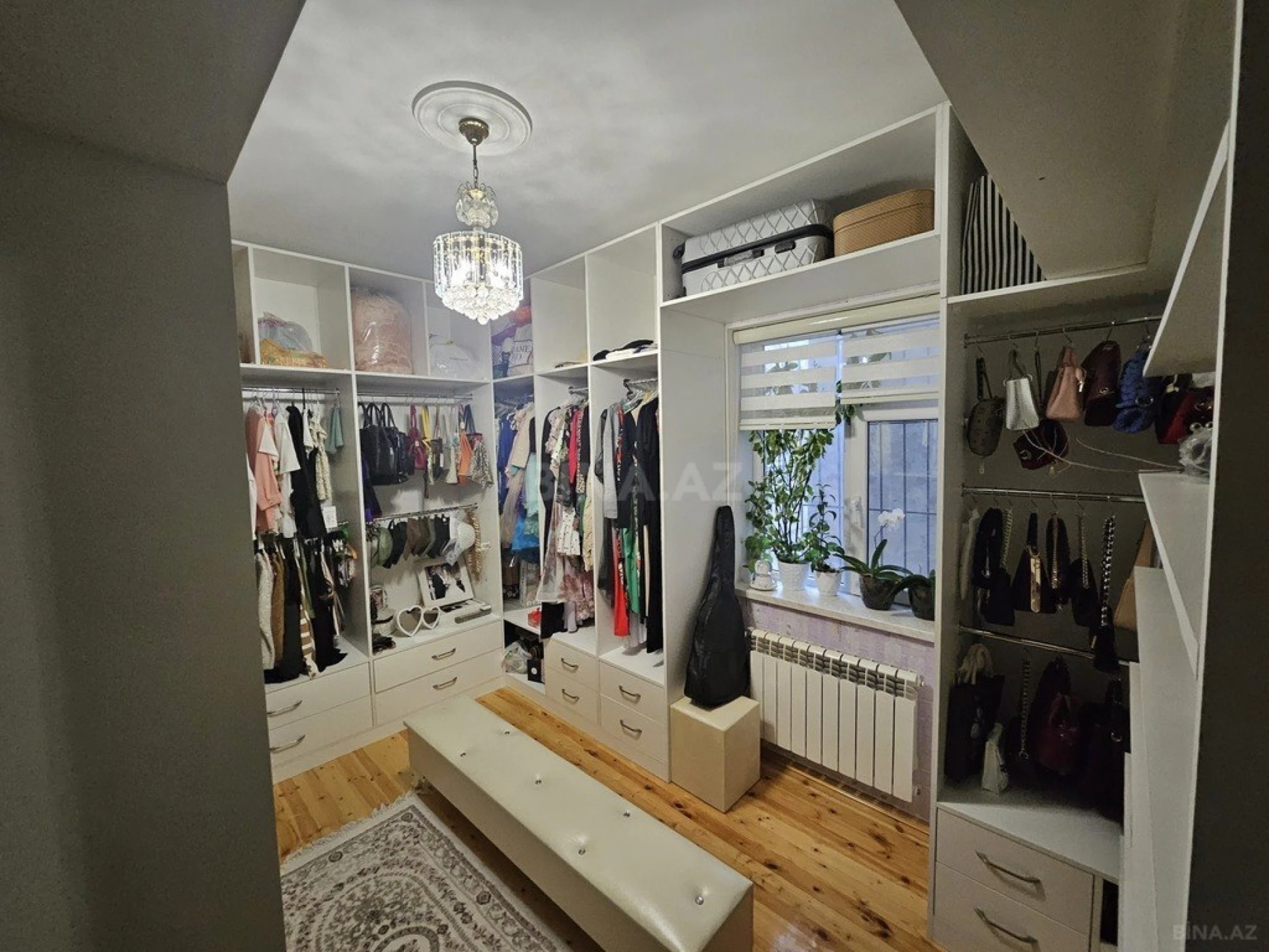 Satılır 6 otaqlı həyət evi 174 m²