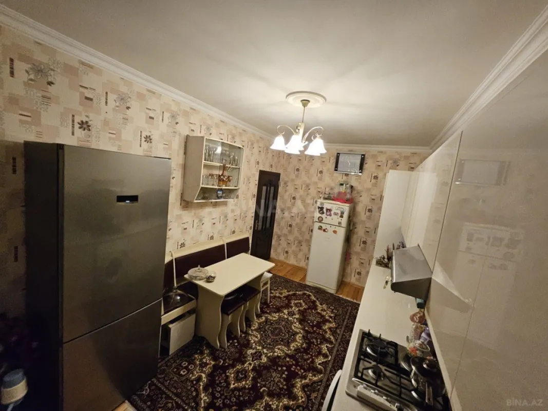 Satılır 6 otaqlı həyət evi 174 m²