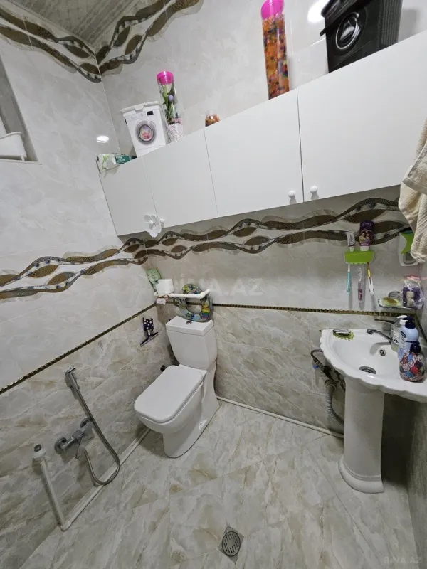 Satılır 6 otaqlı həyət evi 174 m²