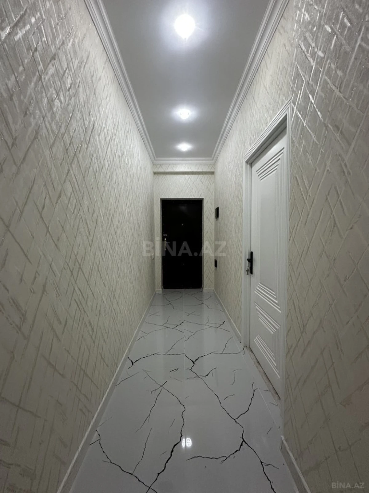 Satılır 2 otaqlı mənzil 57 m²