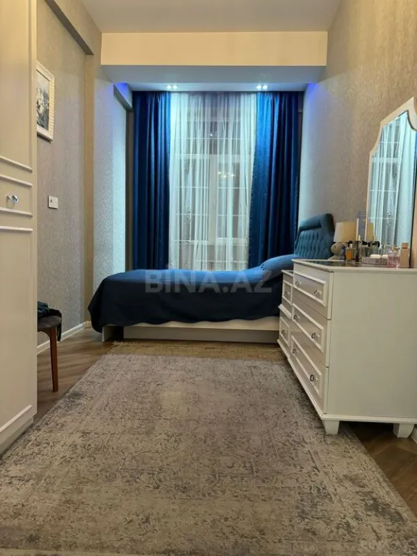 Satılır 3 otaqlı mənzil 105 m²