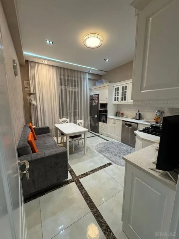 Satılır 3 otaqlı mənzil 105 m²