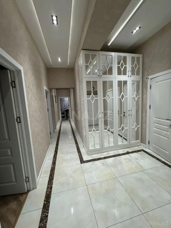 Satılır 3 otaqlı mənzil 105 m²