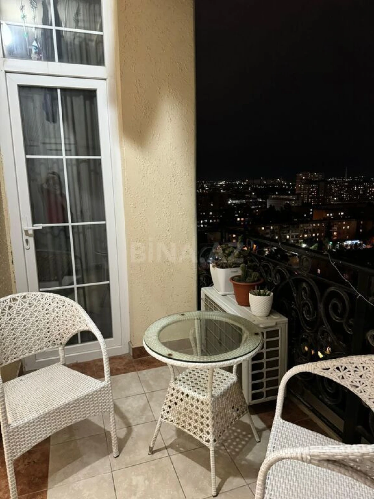 Satılır 3 otaqlı mənzil 105 m²