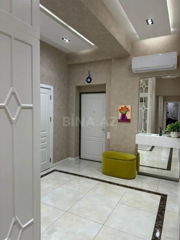 Satılır 3 otaqlı mənzil 105 m²