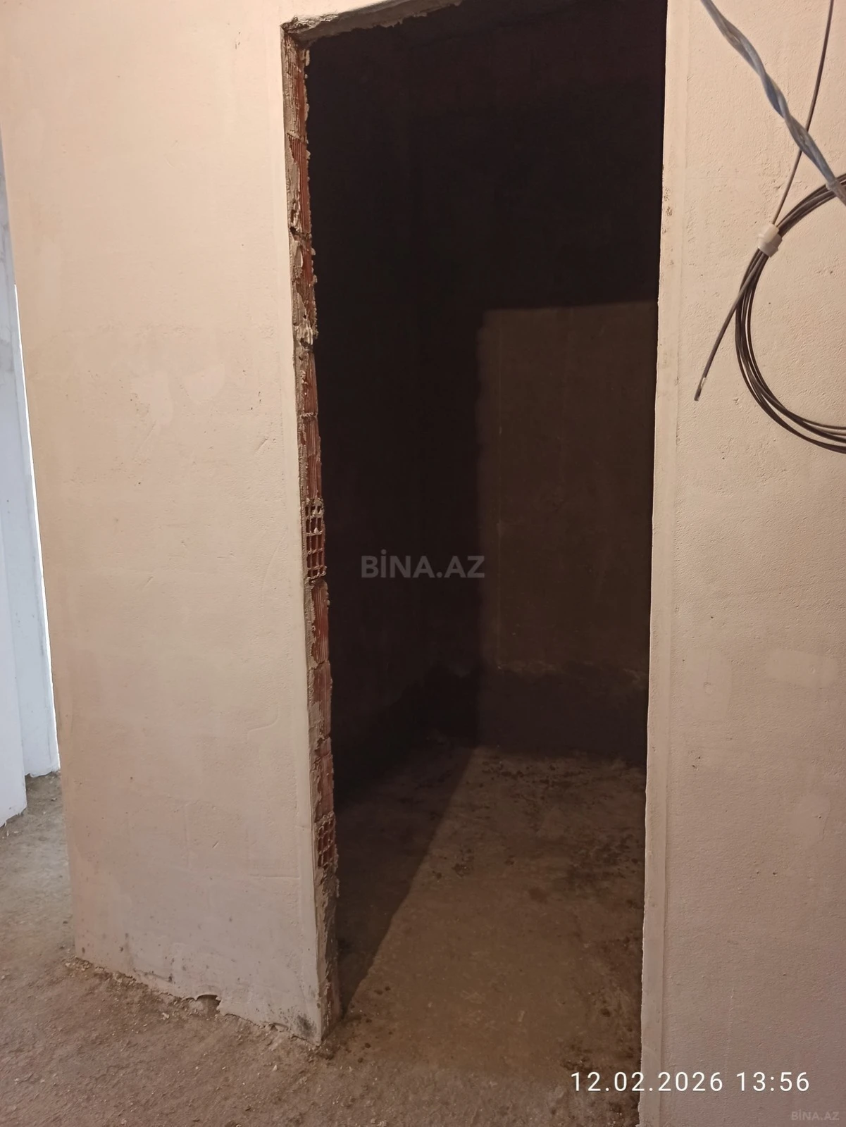 Satılır 2 otaqlı mənzil 72 m²