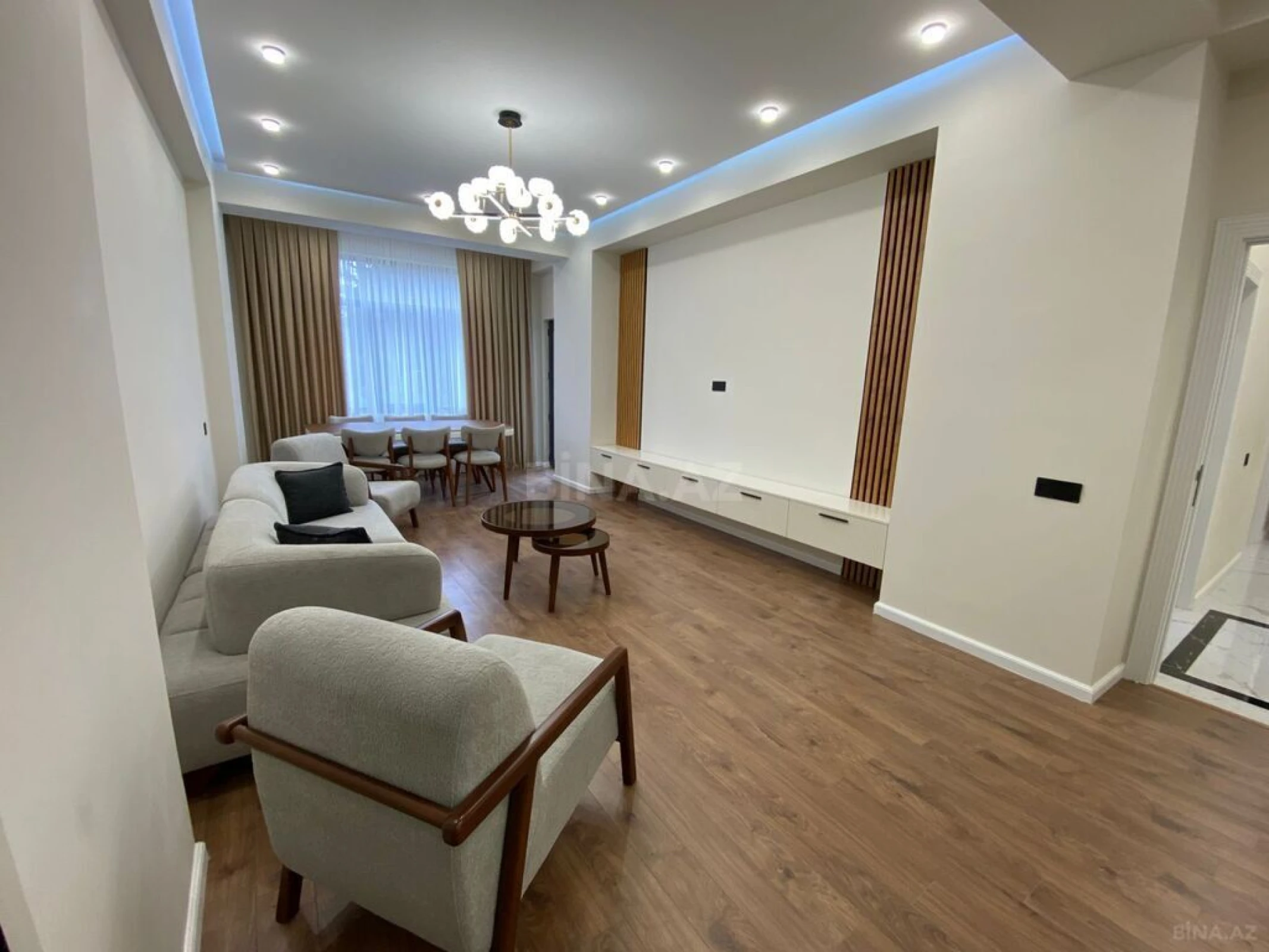 Satılır 3 otaqlı mənzil 107 m²