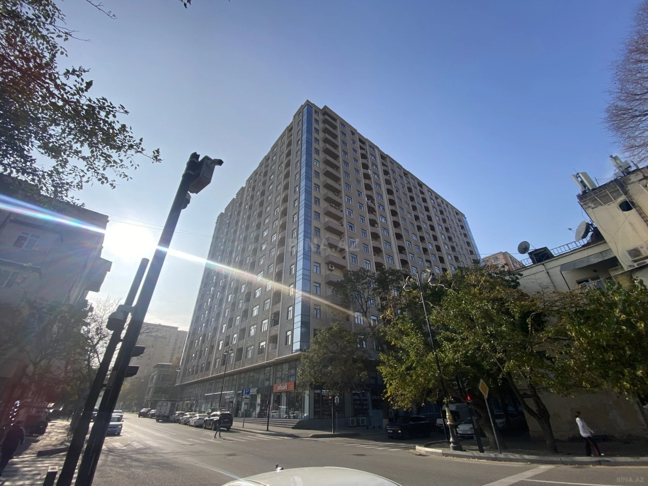 Satılır 3 otaqlı mənzil 107 m²