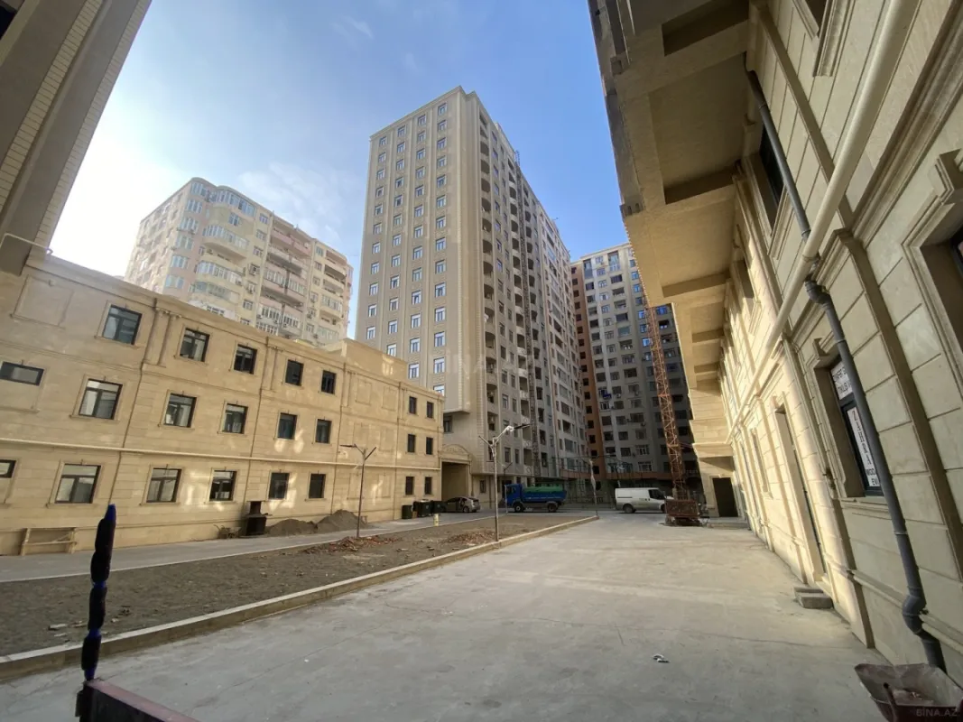 Satılır 3 otaqlı mənzil 107 m²