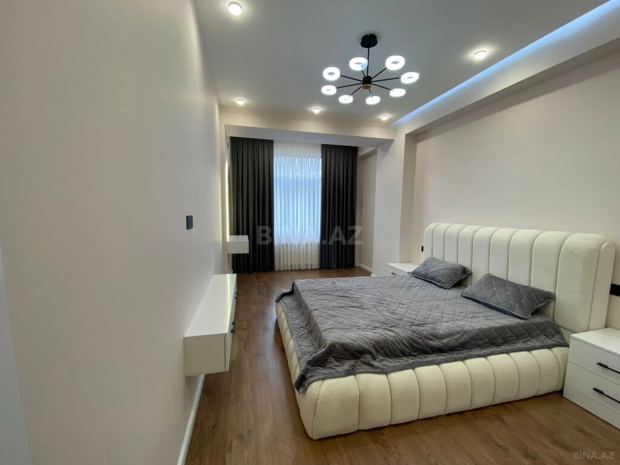 Satılır 3 otaqlı mənzil 107 m²
