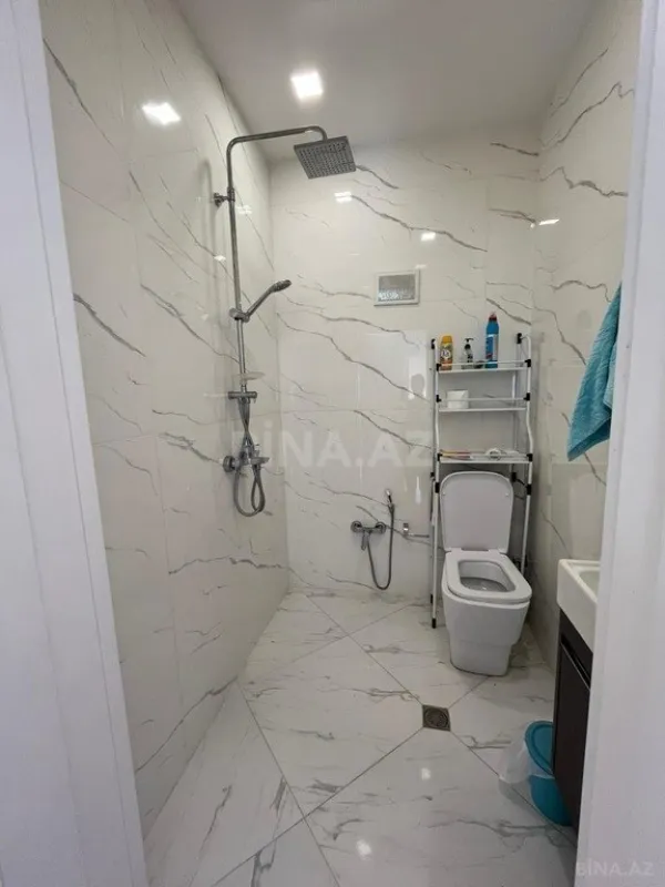 Satılır 7 otaqlı həyət evi 300 m²