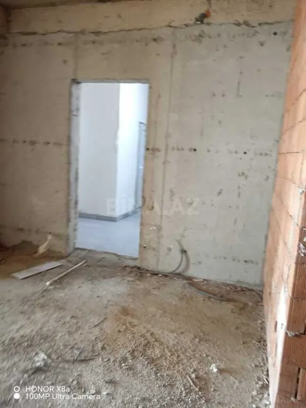 Satılır 3 otaqlı mənzil 124 m²