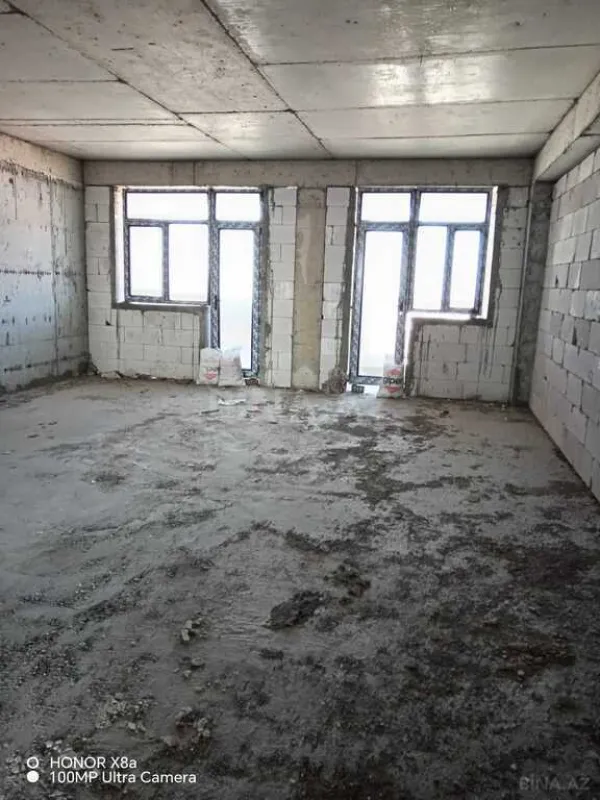 Satılır 3 otaqlı mənzil 124 m²