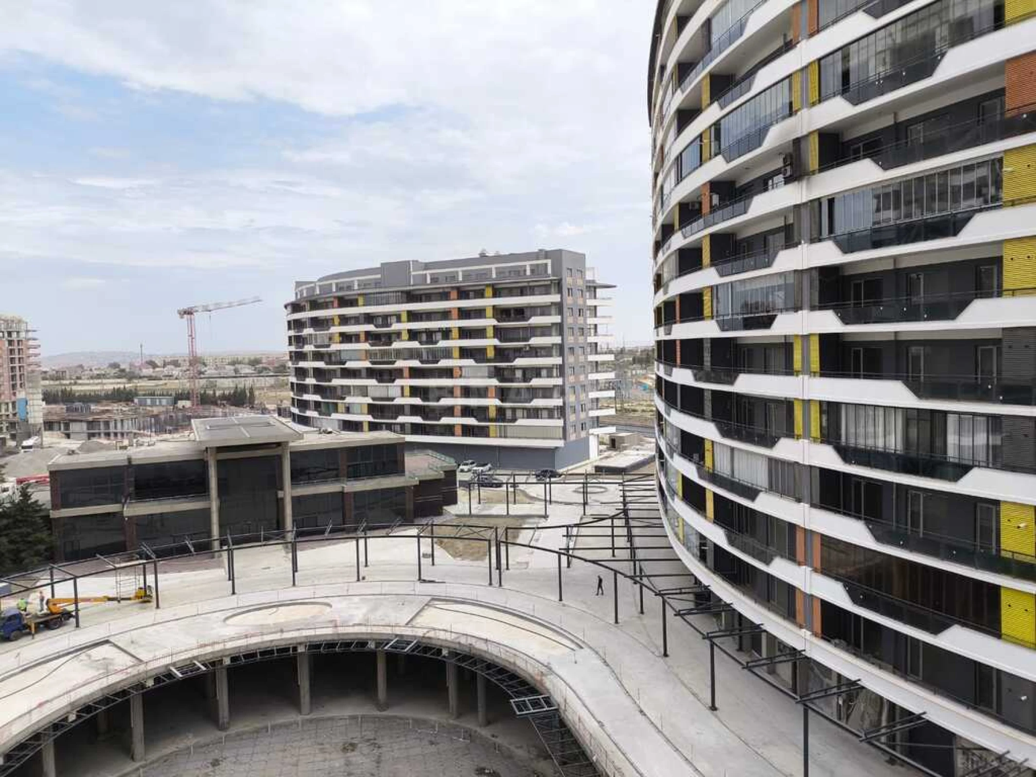 Satılır 3 otaqlı mənzil 124 m²