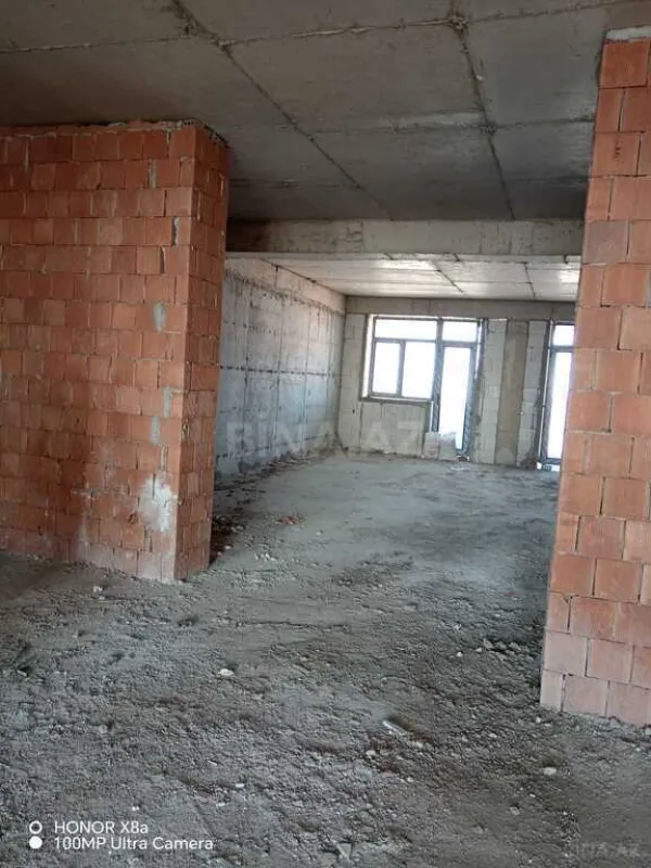 Satılır 3 otaqlı mənzil 124 m²