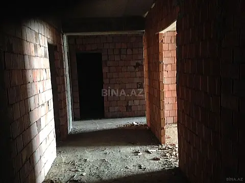 Satılır 3 otaqlı mənzil 124 m²