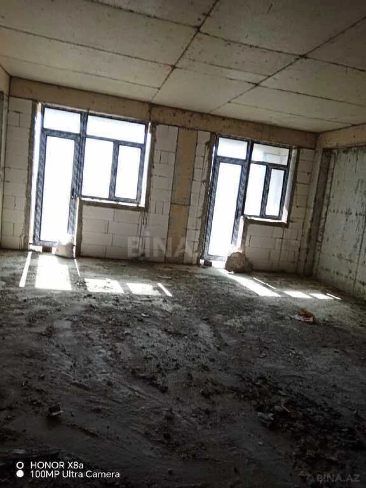 Satılır 3 otaqlı mənzil 124 m²