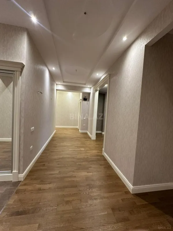 Kirayə verilir 5 otaqlı mənzil 220 m²
