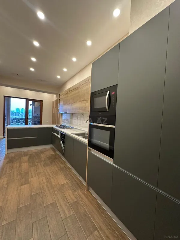 Kirayə verilir 5 otaqlı mənzil 220 m²