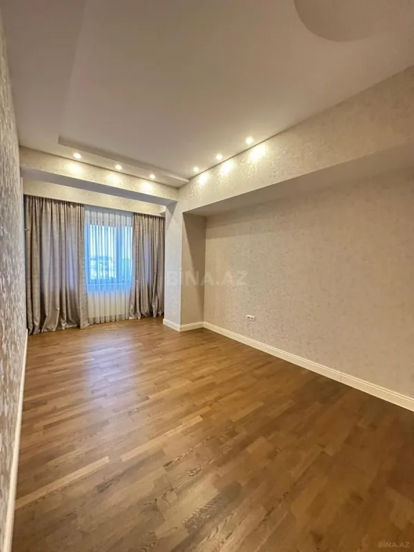 Kirayə verilir 5 otaqlı mənzil 220 m²