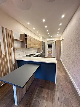 Kirayə verilir 5 otaqlı mənzil 220 m²