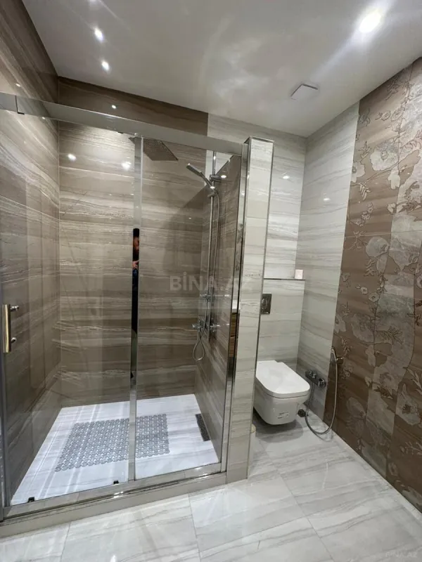 Kirayə verilir 5 otaqlı mənzil 220 m²