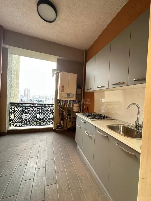 Kirayə verilir 5 otaqlı mənzil 220 m²