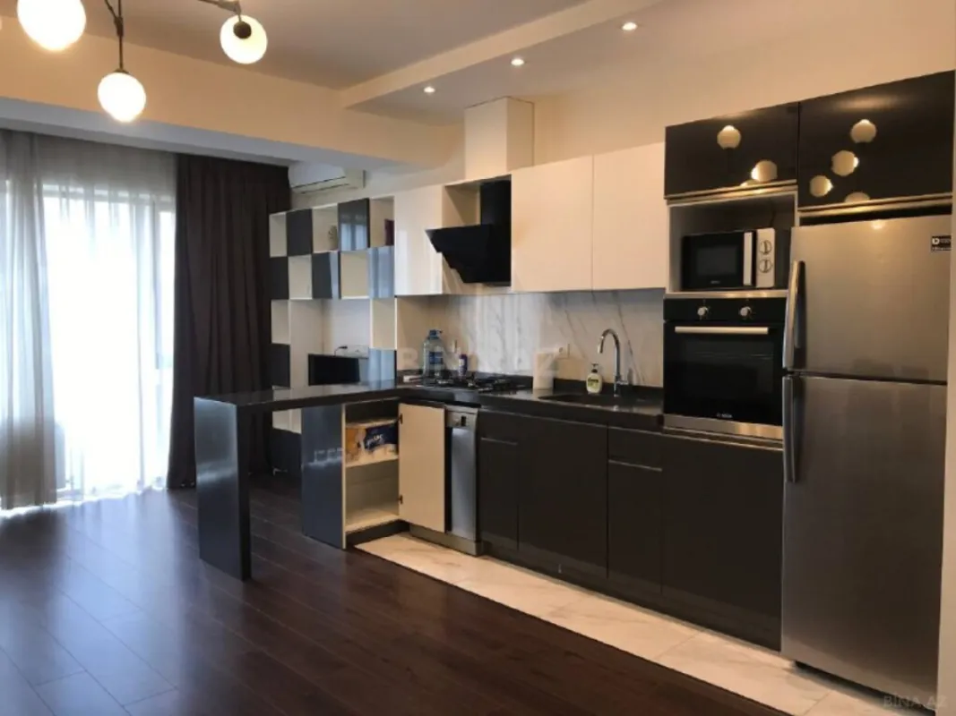 Satılır 2 otaqlı mənzil 96 m²