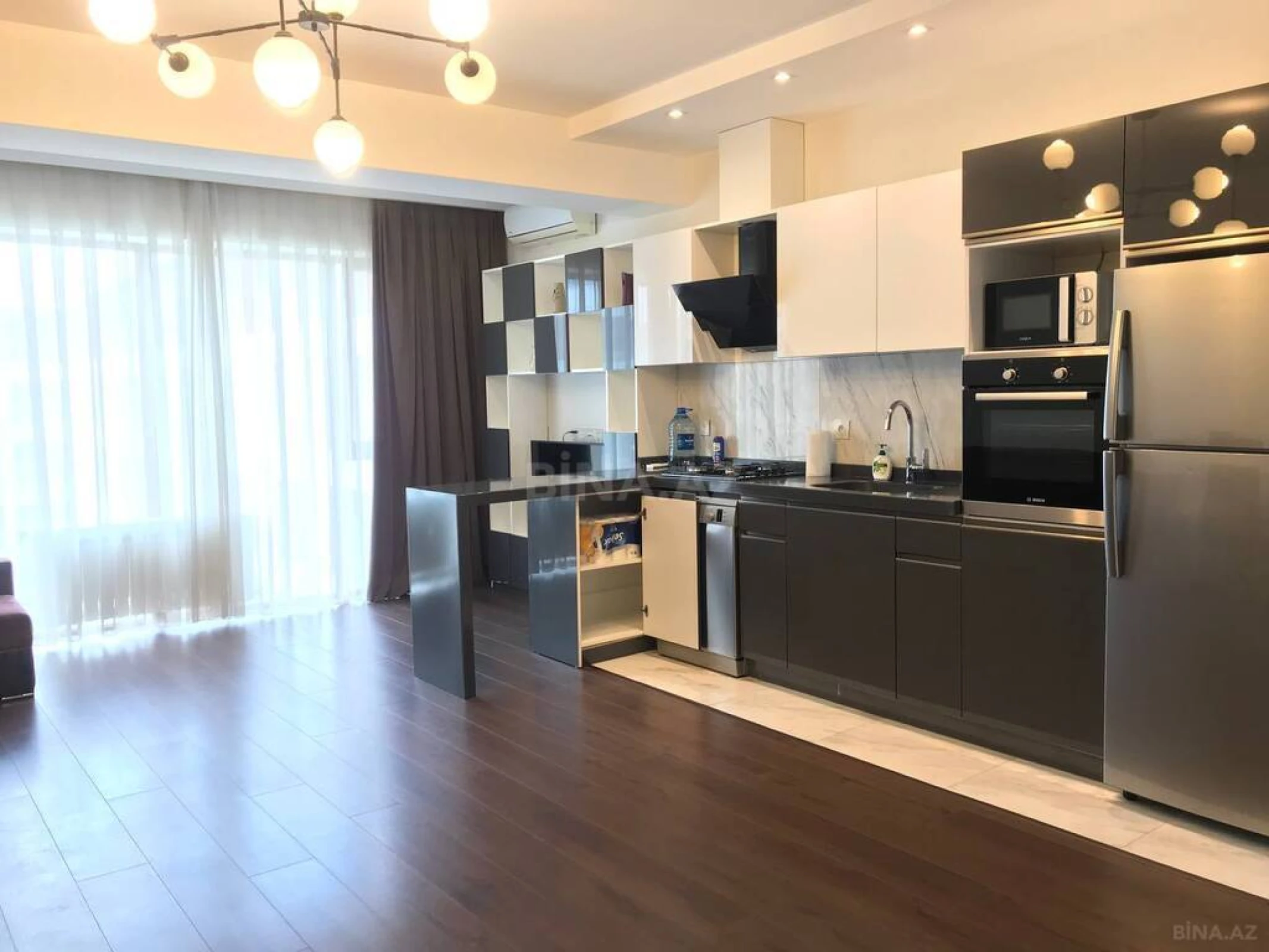 Satılır 2 otaqlı mənzil 96 m²