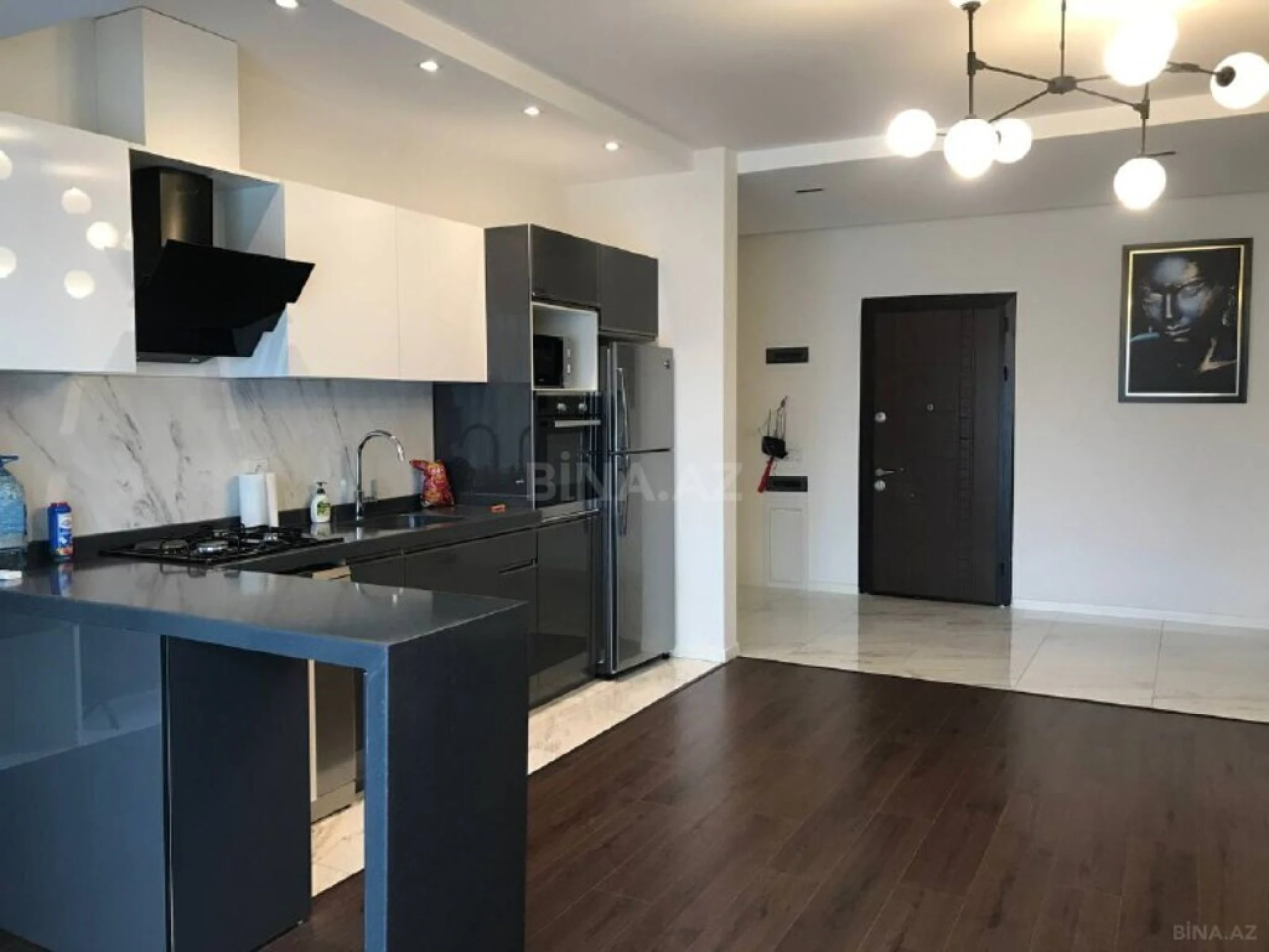 Satılır 2 otaqlı mənzil 96 m²