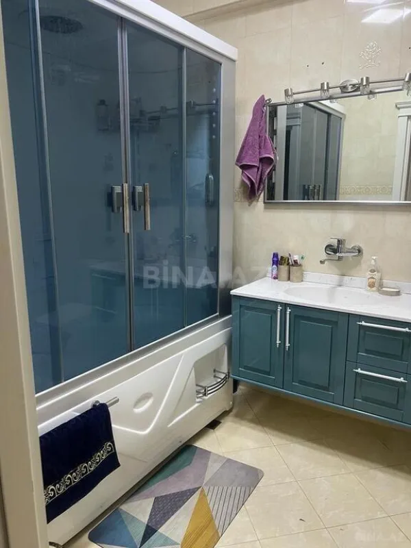 Satılır 4 otaqlı mənzil 156 m²