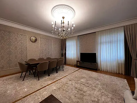 Satılır 4 otaqlı mənzil 156 m² — Bakı 4 otaq 156.00 m²