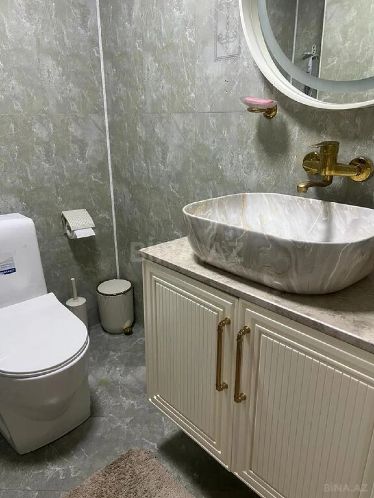 Satılır 4 otaqlı mənzil 156 m²