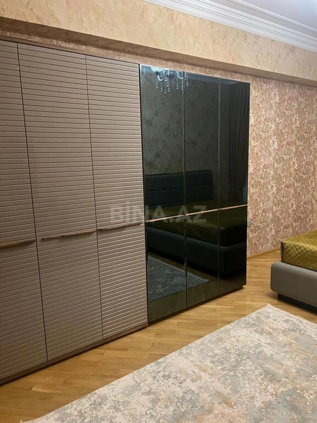 Satılır 4 otaqlı mənzil 156 m²