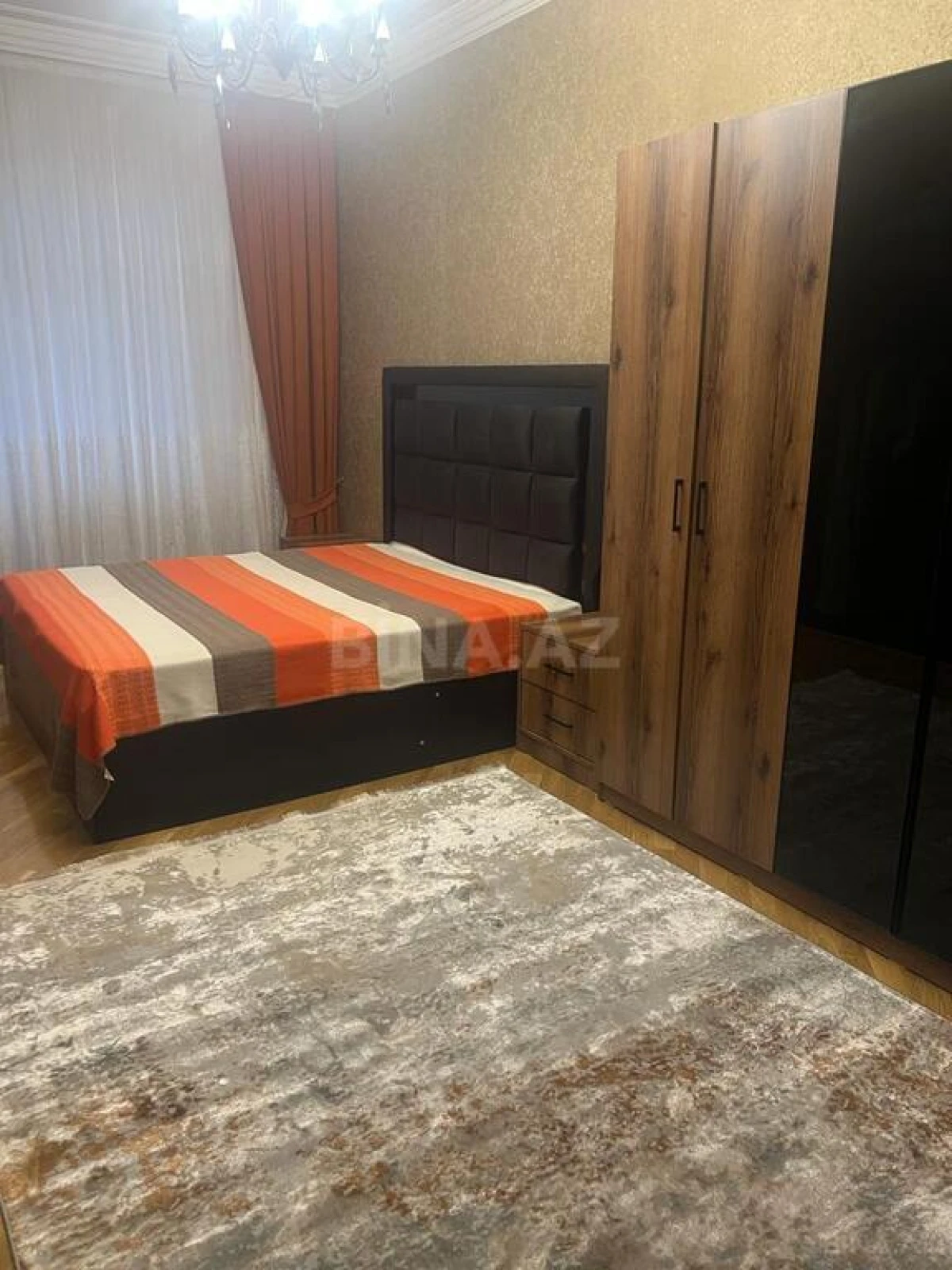 Satılır 4 otaqlı mənzil 156 m²