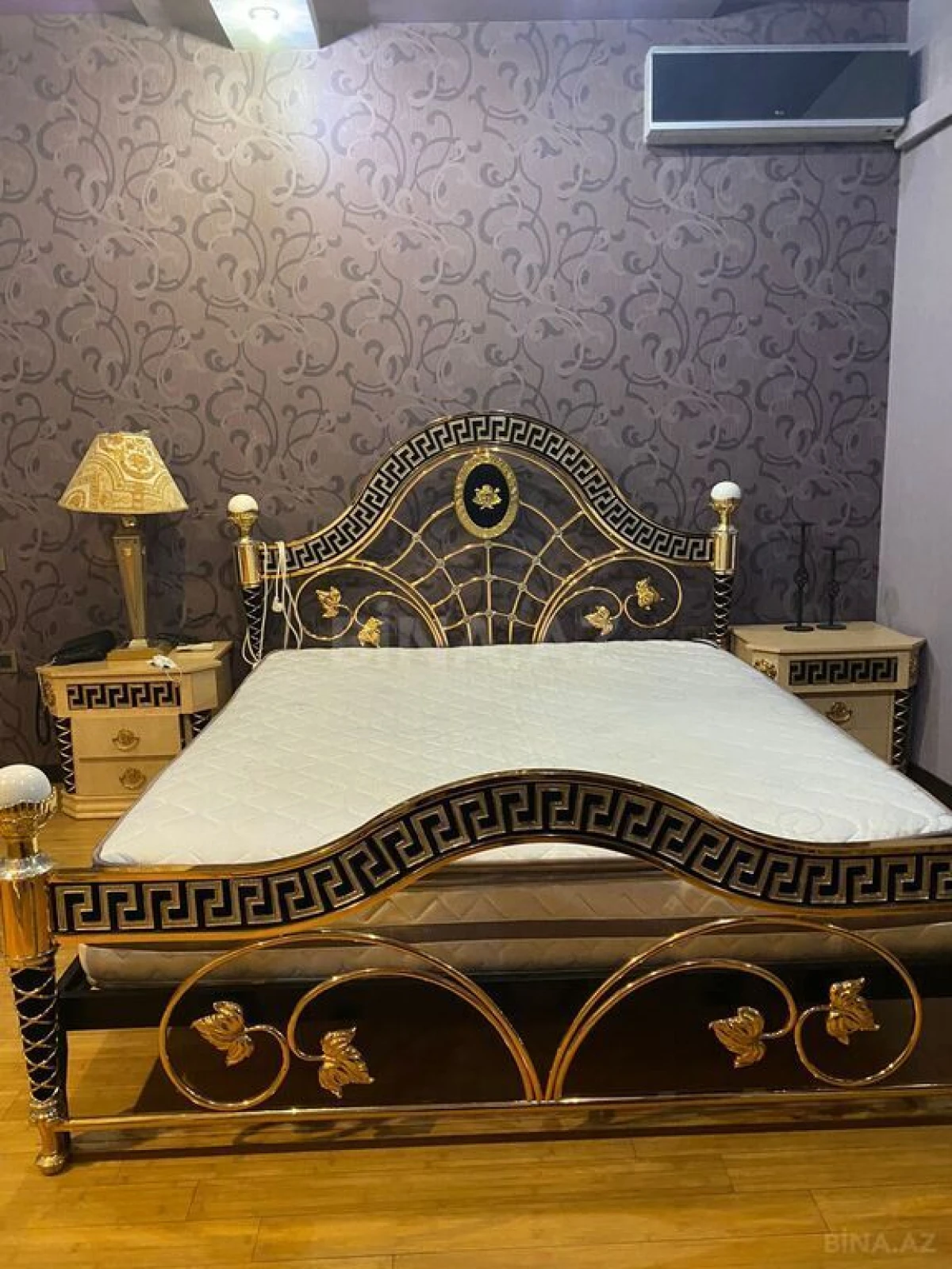 Satılır 3 otaqlı mənzil 130 m²