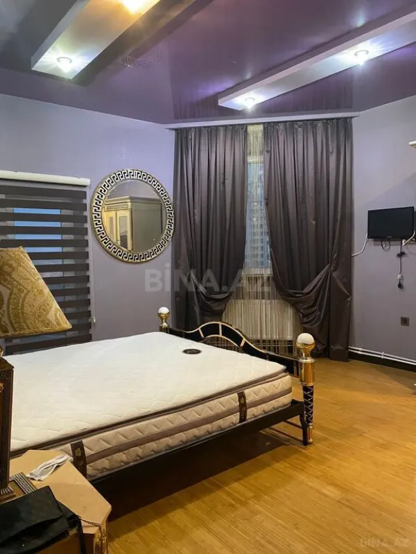 Satılır 3 otaqlı mənzil 130 m²