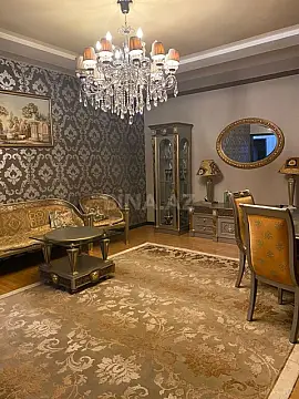 Satılır 3 otaqlı mənzil 130 m² — Bakı, Memar Əcəmi yanı 3 otaq 130.00 m²