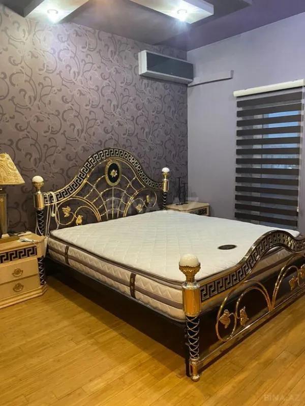 Satılır 3 otaqlı mənzil 130 m²