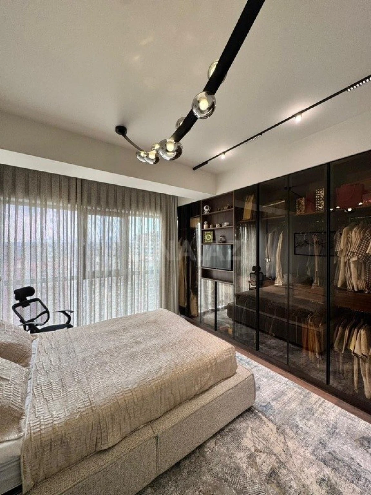 Satılır 3 otaqlı mənzil 127 m²