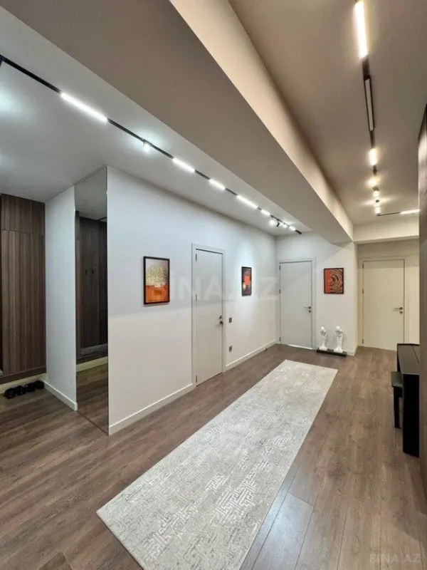 Satılır 3 otaqlı mənzil 127 m²