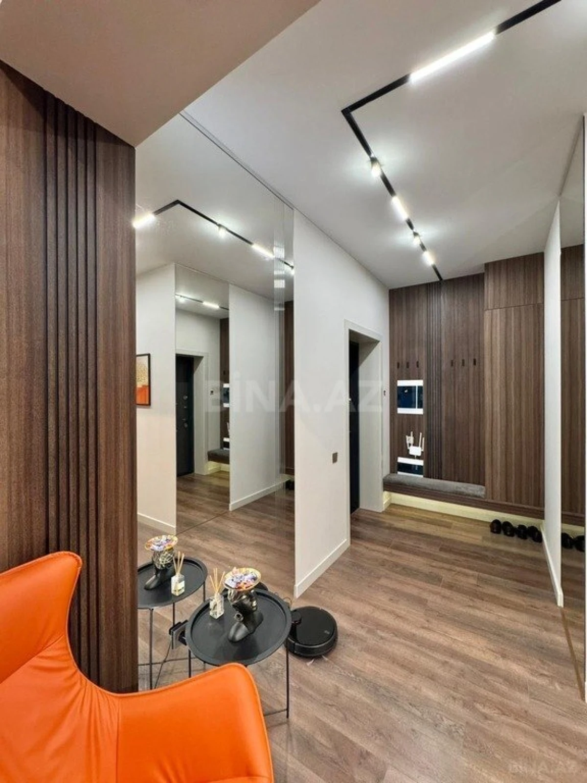 Satılır 3 otaqlı mənzil 127 m²